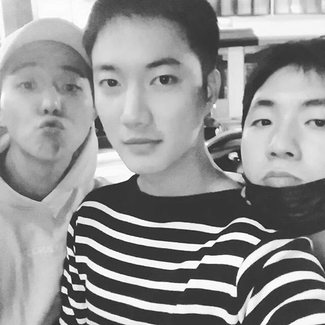 SongMinhoBrasil's tweet photo. [IG] 25.04.16 Atualização no Instagram 'parkgeonil' com Mino. https://t.co/FLA7fXGCf8