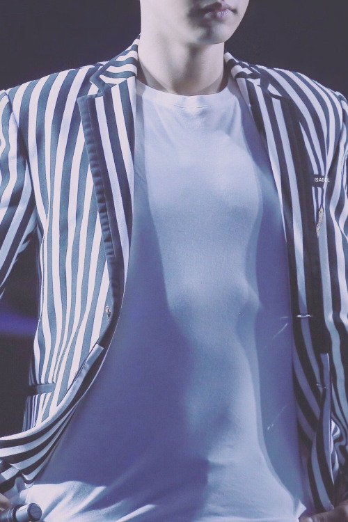 EXO__OFFICIAL's tweet photo. Chanyeol - 160424 2016 K-Pop Top Group Concert
Cr: Isabel. https://t.co/IkbJT7F2as