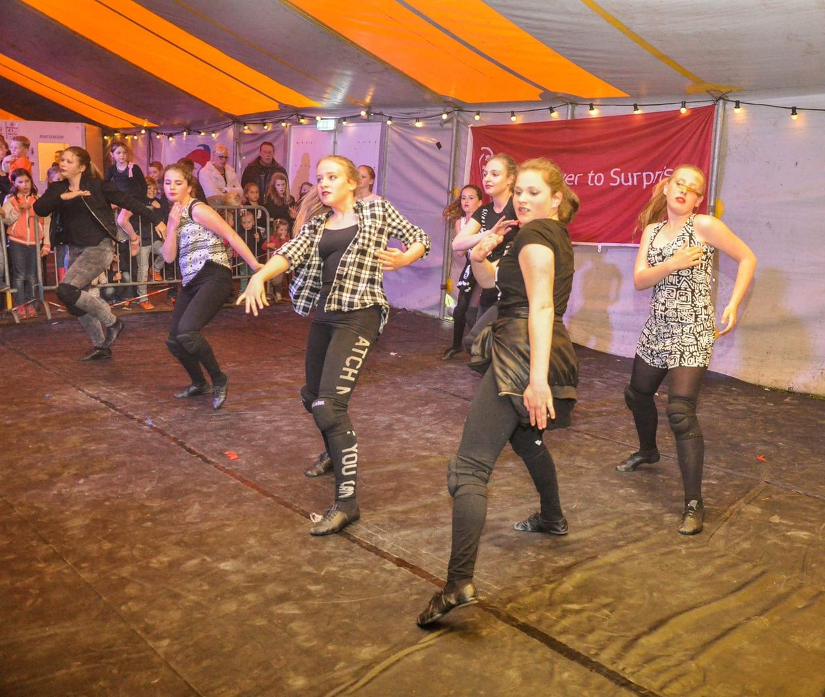 Dancing4all's tweet photo. Kinderdisco https://t.co/p1YgebEkU0