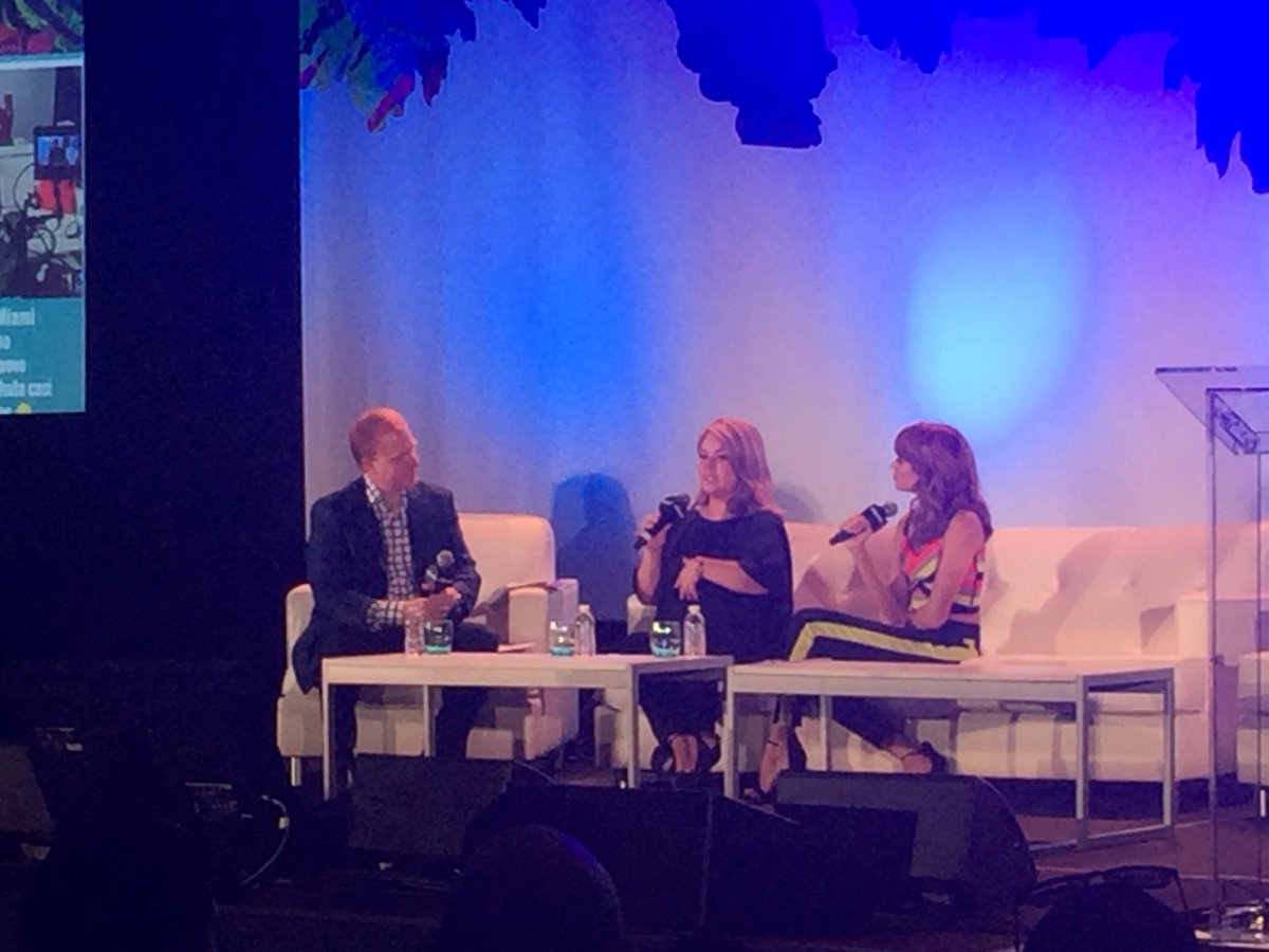 JacquelinePete's tweet photo. Great conversation on digital music @lesliegrace @chiquis626 @mikehuppe #bblatin @soundexchange https://t.co/ZVGYw9cE14