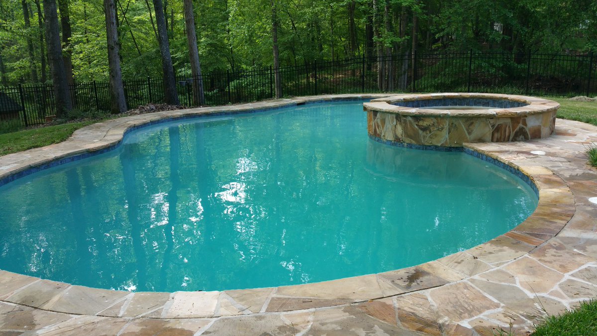 Jsalt_Business's tweet photo. If anyone needs landscaping,pressure washing and pool services...please inbox me or call the # on the truck pic. https://t.co/lkNmvXbEcA