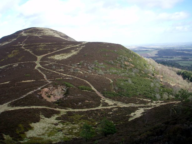 welcomescotland's tweet photo. Our travel writer @robinmckelvie rates Melrose the finest town in the Borders. Here’s why https://t.co/w4SOynIClS https://t.co/jsIHZVaBFv