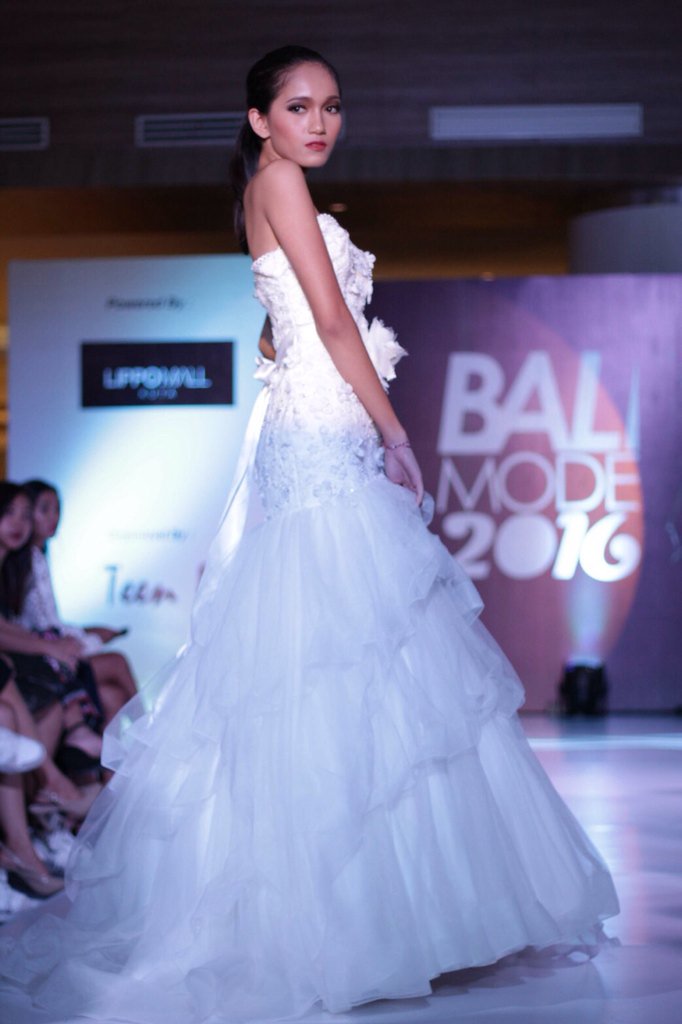 Teenmodelsbali's tweet photo. BALI MODE 2016
#day2
#balimode2016
#lippomallkuta https://t.co/9vn0elgHKb