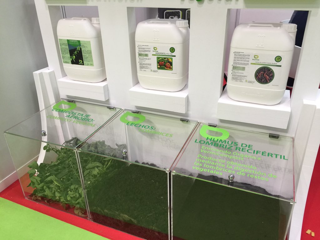 RevistaMercados's tweet photo. #tecomsa comercializa humus de lombriz y otros productos de nutrición vegetal #ExpoLevanteNijar2016 https://t.co/zt3szbKtts