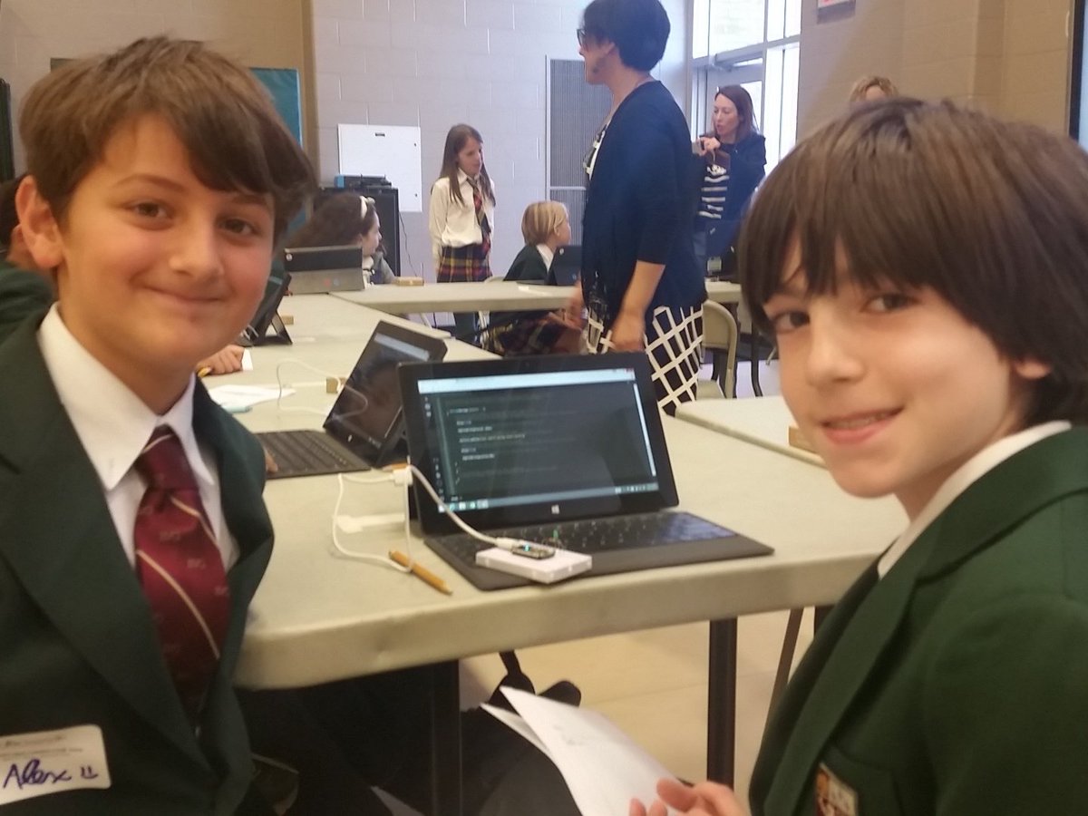 giampuzz's tweet image. @bayviewglen using the IoT and Photons to coordinate green traffic lights @LOGICSAcademy #CISOntarioCodes #ciscoding