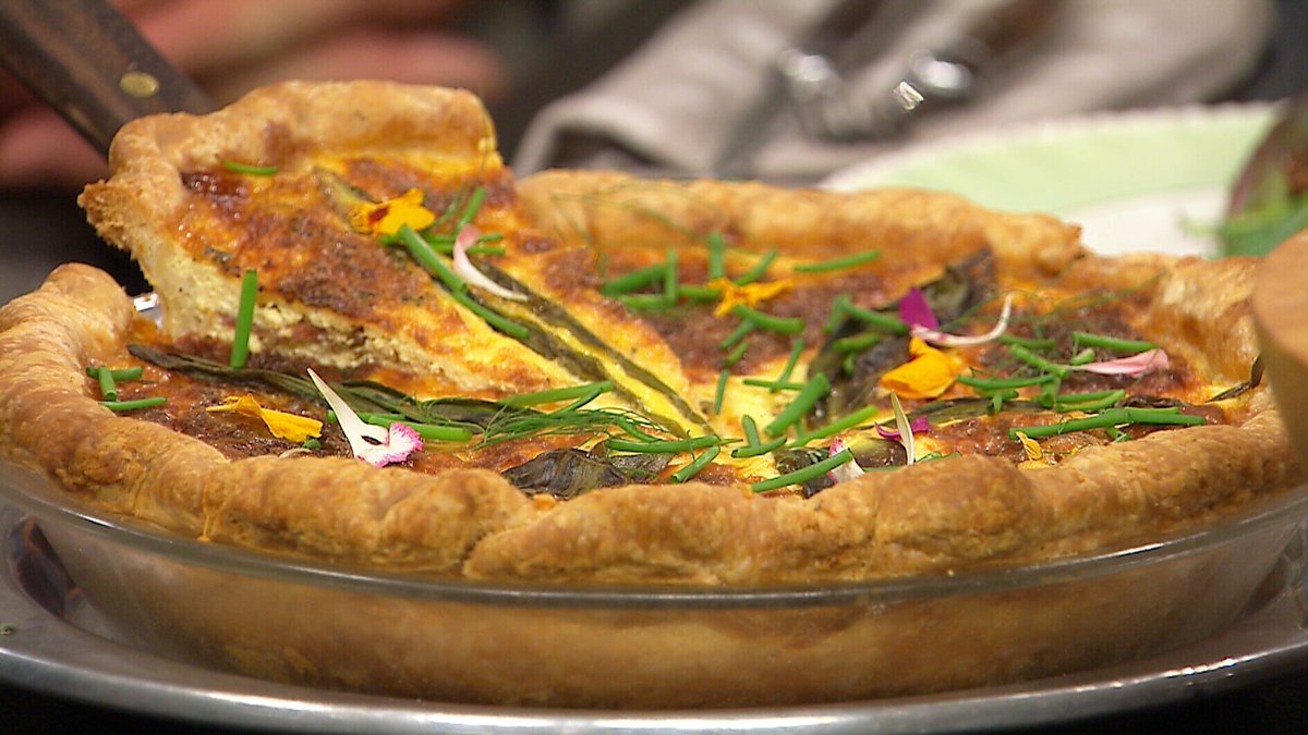 .@CTVCanadaAM looks at lunch at the <a href="/mad_maple/">Mad Maple</a> Inn in Creemore, Ont.: ow.ly/4n9EJc