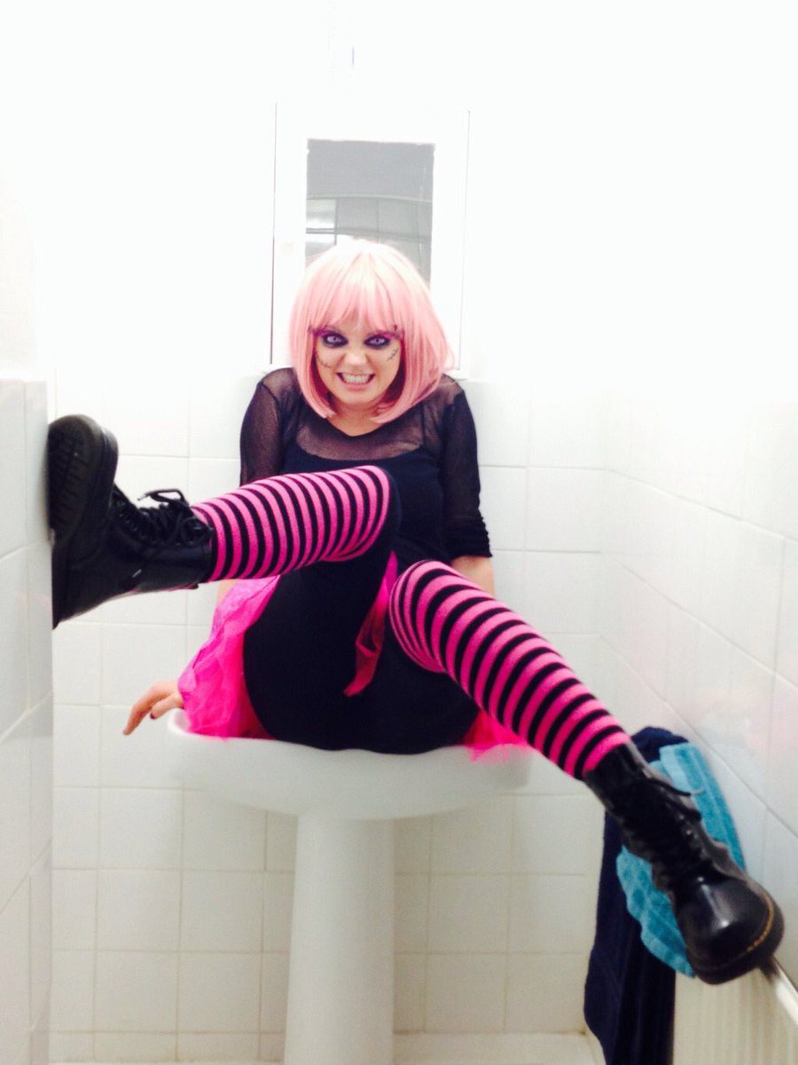 hannahspearritt's tweet photo. Tempted to go to @emconcouk this weekend in Nottingham as #Beetlejuicetta Or #Mercedes #lilachair what do u think?😜 https://t.co/4eXNEPubif
