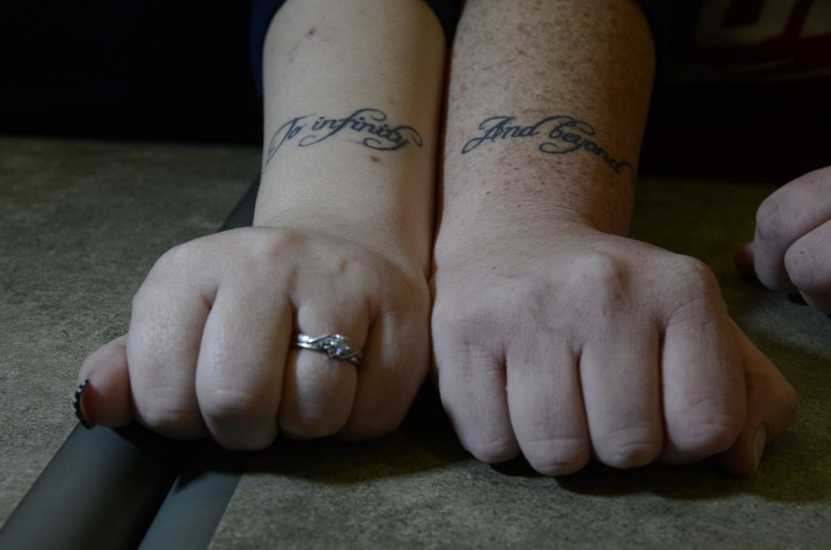j_married's tweet photo. Zoom sur les matching tattoos, pour les couples qui  n'ont pas froid aux yeux ! >>> https://t.co/KhNVcinXcZ https://t.co/raqpwPnMNt