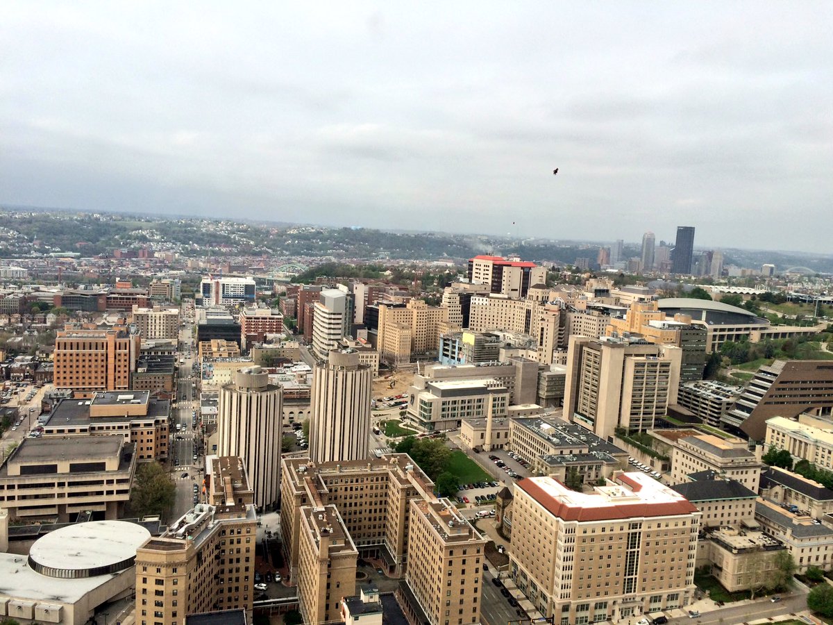 H2Pgina's tweet photo. Cathy makes it hard to study with a view like this 😍 #H2P https://t.co/CWakE4xV52