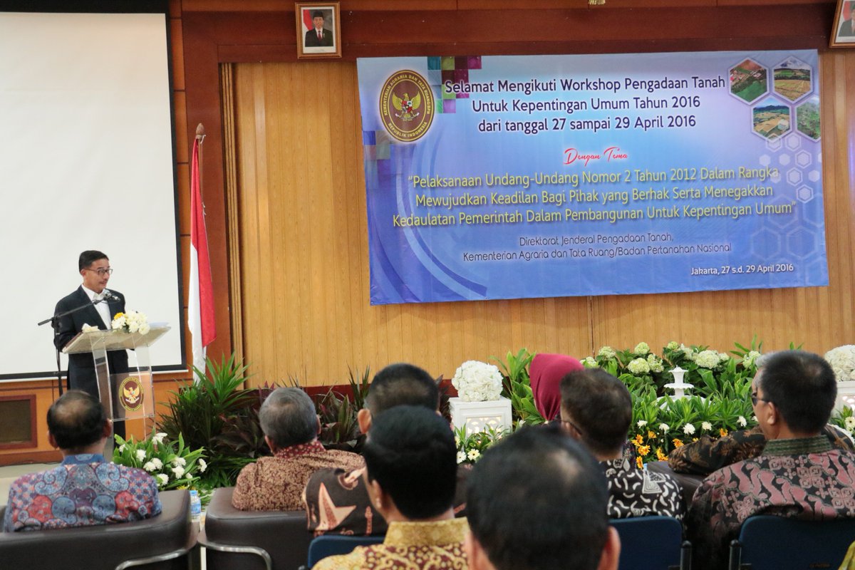 atr_bpn's tweet photo. Menteri @atr_bpn @TheOfficialFMB buka Workshop Pengadaan Tanah Utk Kpntgn Umum Thn 2016, Jakarta (27/04) https://t.co/ORoTaF4FGp