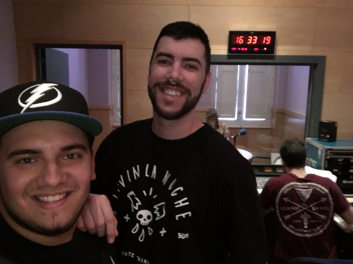 DondeEstes_CES's tweet photo. @TOSKOOFICIAL ya esta en los estudios!!! En un rato le entrevistaremos 😜 https://t.co/WFpwNtEkJ0