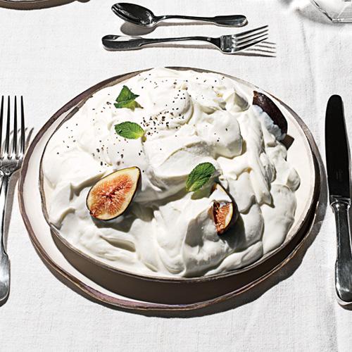 pumpp22's tweet photo. 5 quick and delicious ways to turn yogurt into an actual meal: https://t.co/XZaLewY3WO https://t.co/WGB6L5WJml
