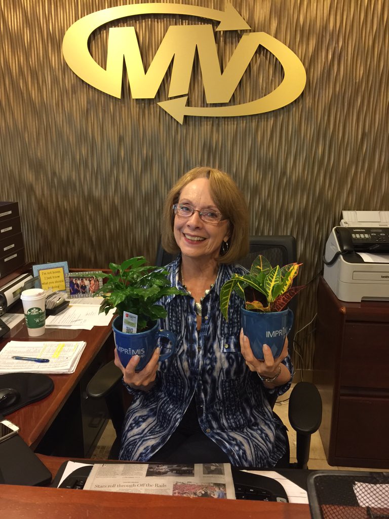 annette_crow's tweet photo. Happy Administration Day!! https://t.co/F8tiIdm6W9