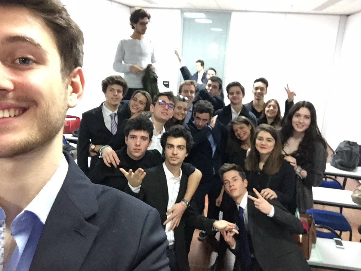 TeamEFG_Finance's tweet photo. Bye bye Guys. Merci pour vos sourires et votre énergie. Quel beau semestre 🎉 #B1 #PowerIeseg #HappyAtIesegParis https://t.co/2UeMAlTc8d