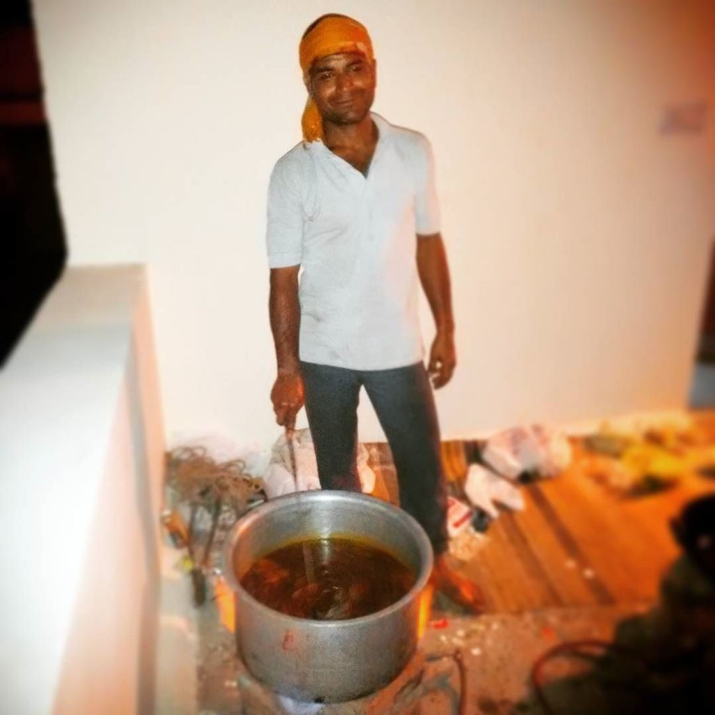 ashishkhera's tweet photo. Integral part of Indian wedding #desicook https://t.co/oPMJ1Qg2iu https://t.co/GDvxFouvVT