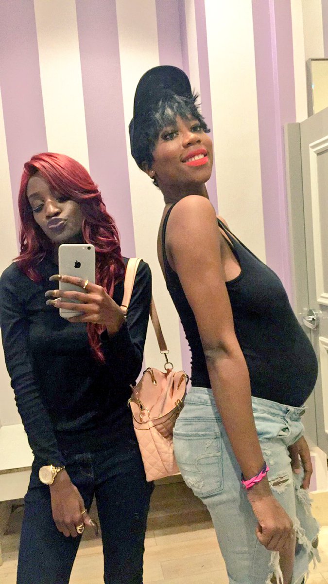 AminataSylla_'s tweet photo. PETTY @NaomiChinx https://t.co/K3Az6fBXHq