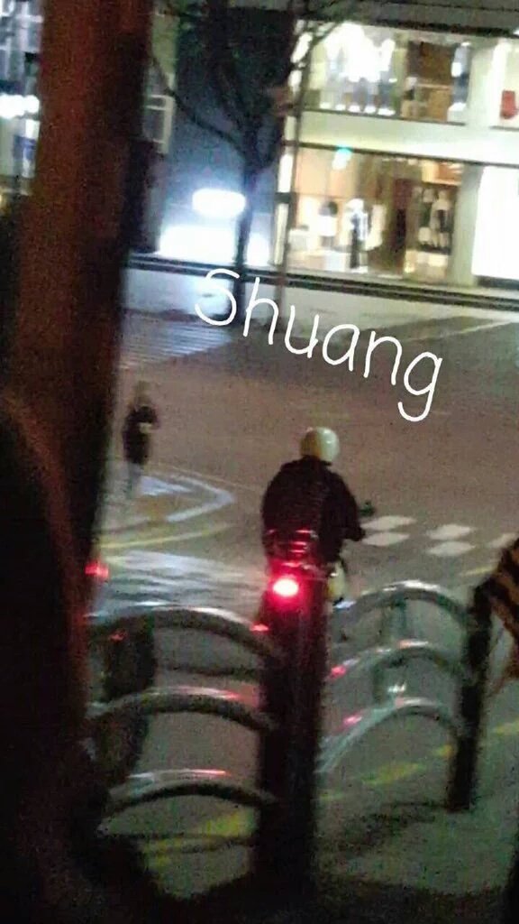 lavellasauce's tweet photo. Chanyeol the giant in his cute motorbike
Sehun the maknae in his hot car

EXO driving 😭🔫🔫🔫 https://t.co/vAbqZaAjqV