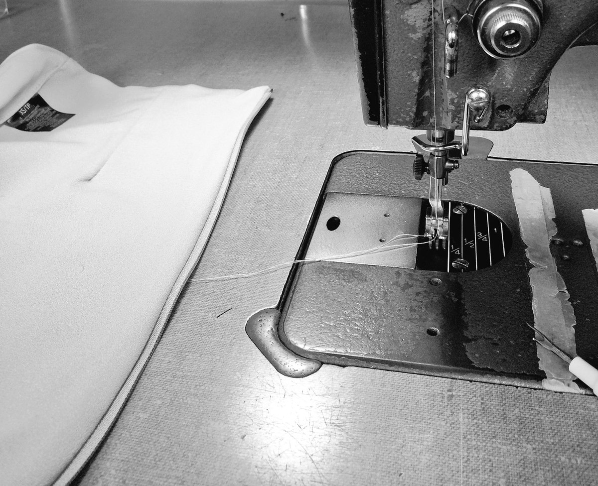 Allcoveredfash1's tweet photo. De retour à l'atelier ! #modequebecoise #workshop https://t.co/aslE93saAw