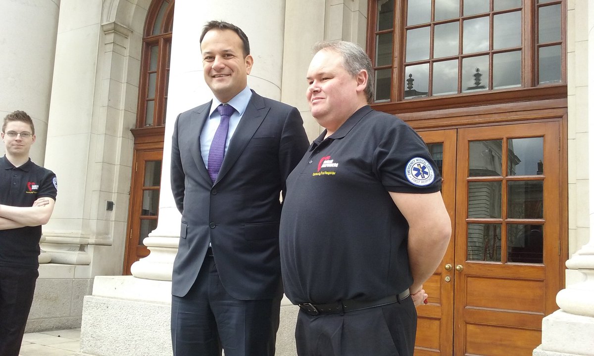 finglasfr's tweet photo. Finglas Responders at government buildings with minister varadkar supporting Aed's in the community https://t.co/iyA6ZsI3fI
