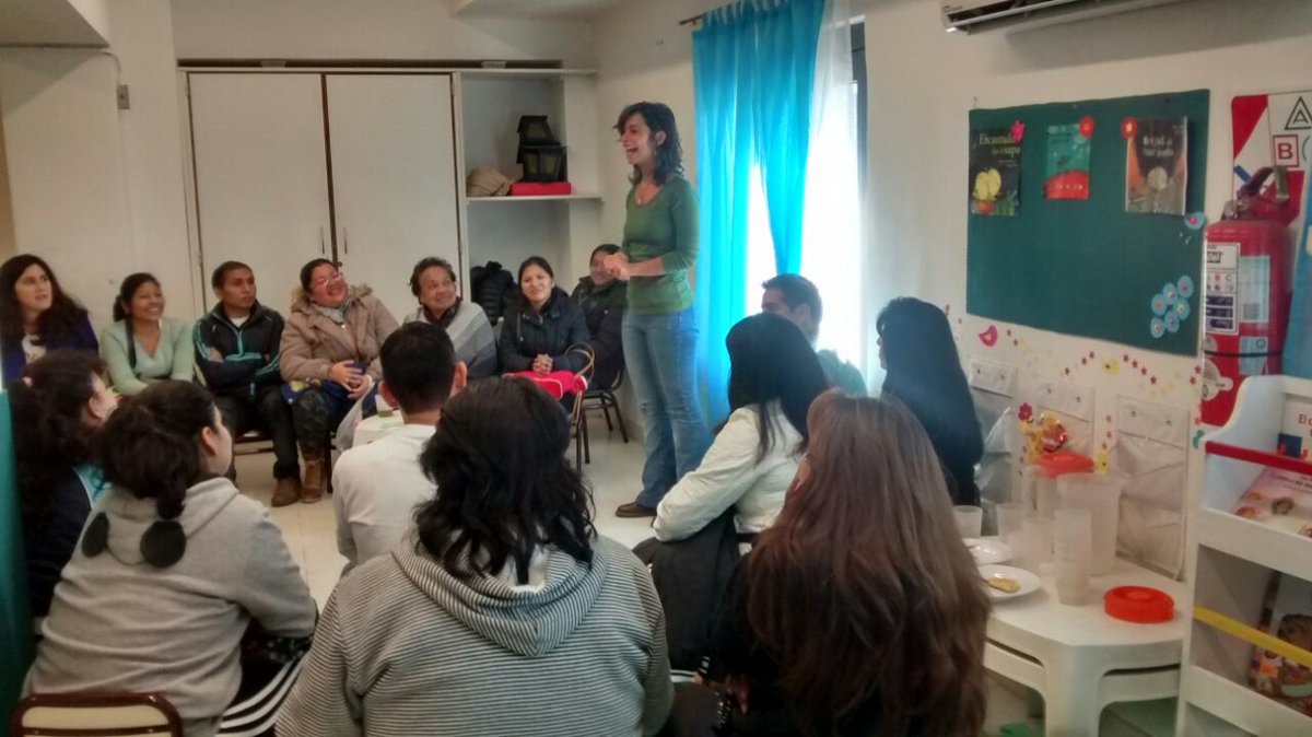 FliasalaEscuela's tweet photo. Mas talleres de #FALE en los jardines de la ciudad! Hoy estuvimos con @f_cardiologica @LekotekArg @ElReparoCT https://t.co/MwVp0w9W7U