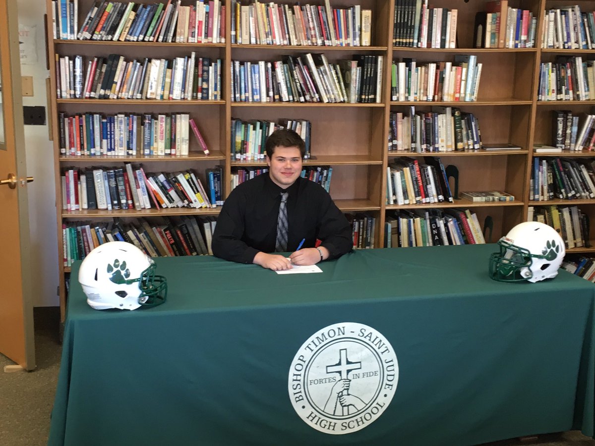 WNYMaritime's tweet photo. Congrats to Andrew Stoltman on committing to attend St Lawrence for football.  @bufnewspreptalk https://t.co/0k5tr7NObO