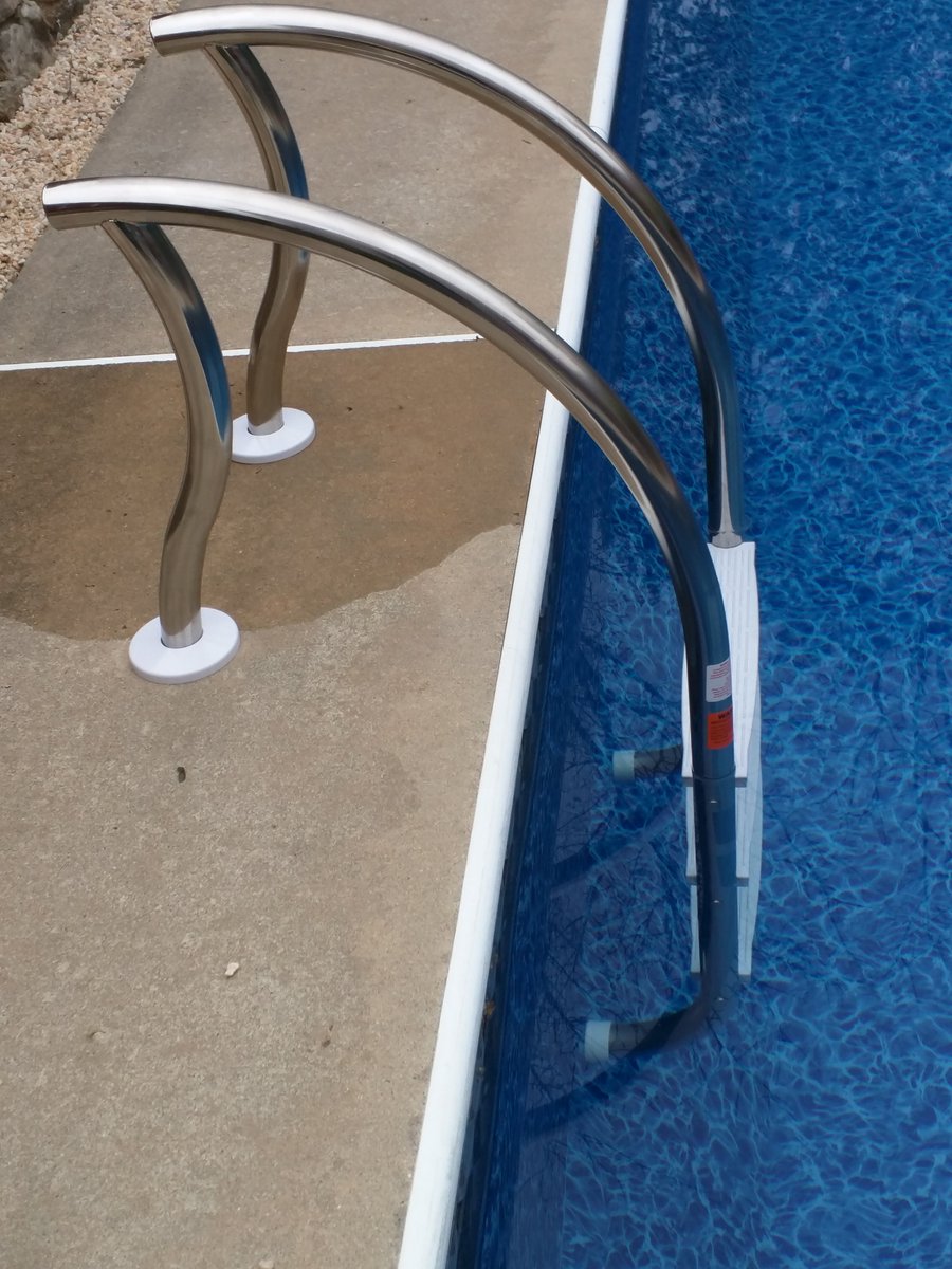 GritzPools's tweet image. A simple upgrade can give your pool a new modern look...Call the office for details. #interfab #GritzPools #swimming