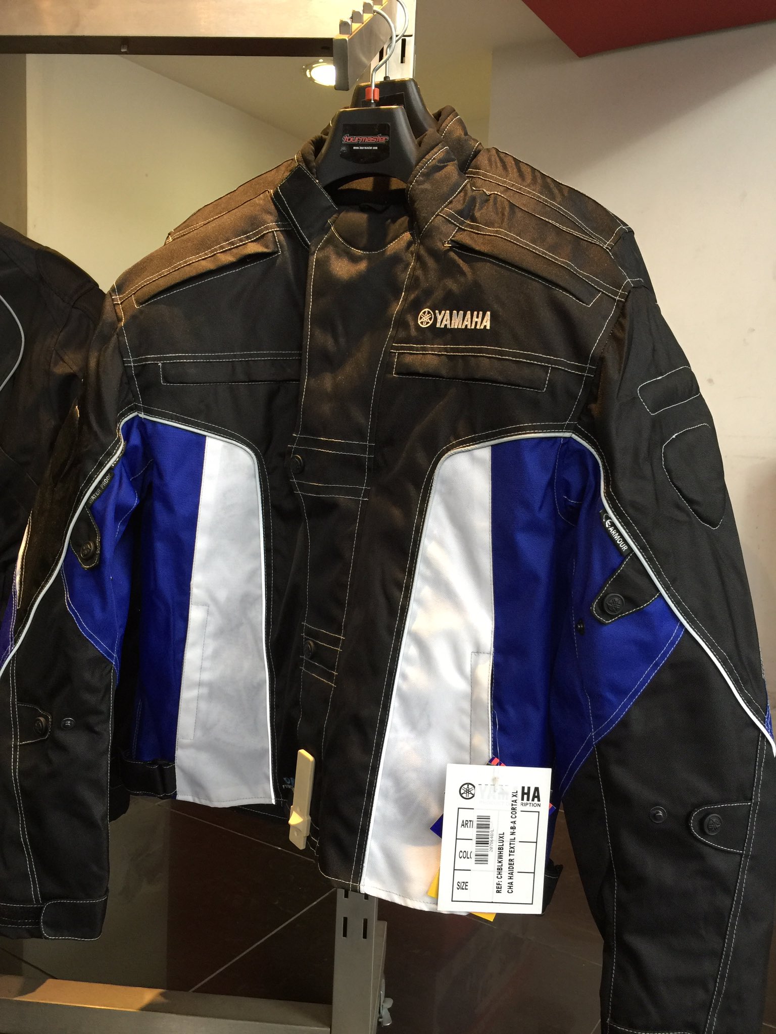 Procircuit yamaha Twitter: "Ven tus chaquetas a Procircuit Manquehue 576 https://t.co/sBYVCHo8Rb" Twitter