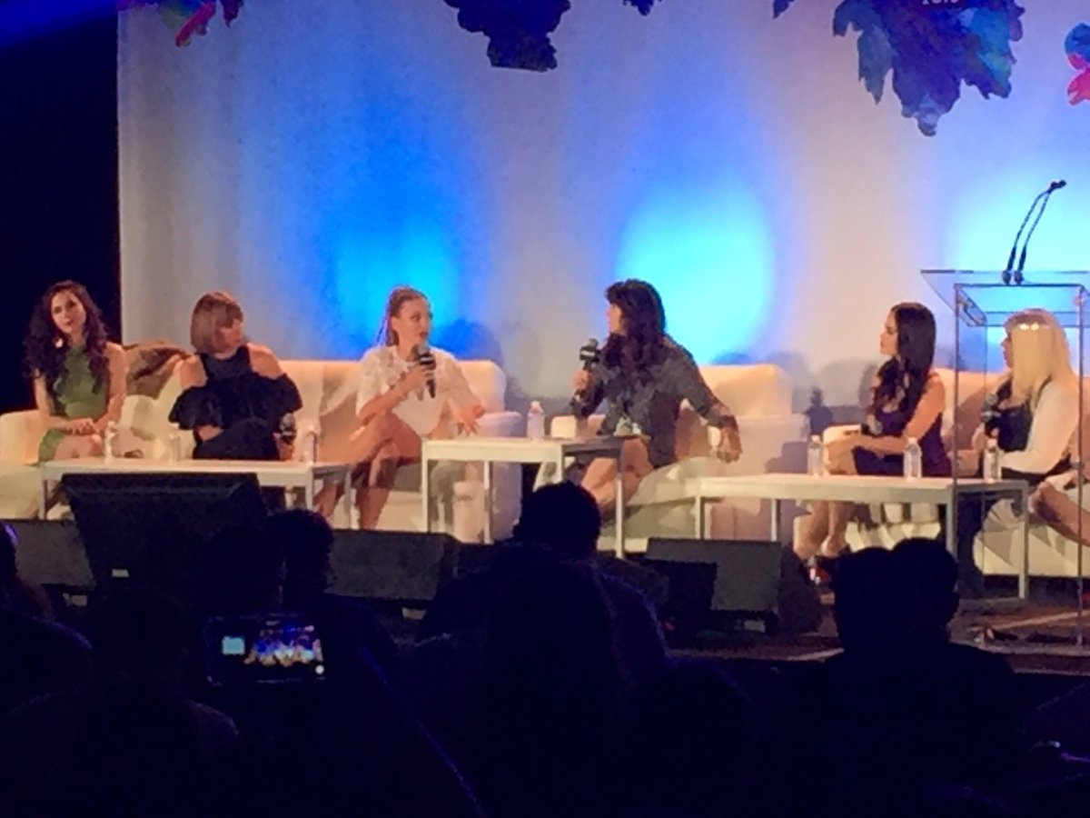 AdrianaNBC's tweet photo. @FannyLu at the #BillboardLatinMusicConference's #DivaPanel https://t.co/zpl0OMIXFq