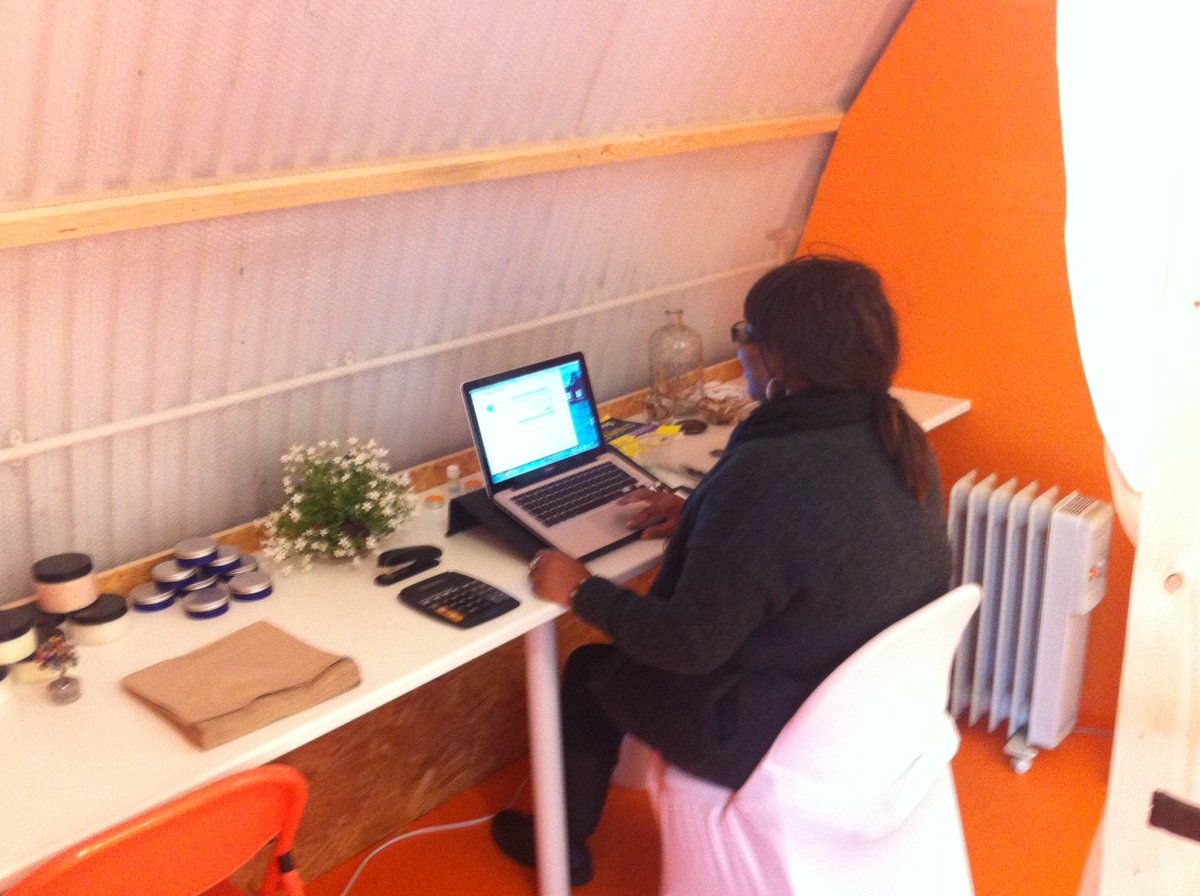 The_PlatformLJ's tweet photo. desk pods available in SW9 apply here https://t.co/84gIvbT4lj @GreenManBrixton @foodray @TreeShepherdUK https://t.co/cIr3eGM32D