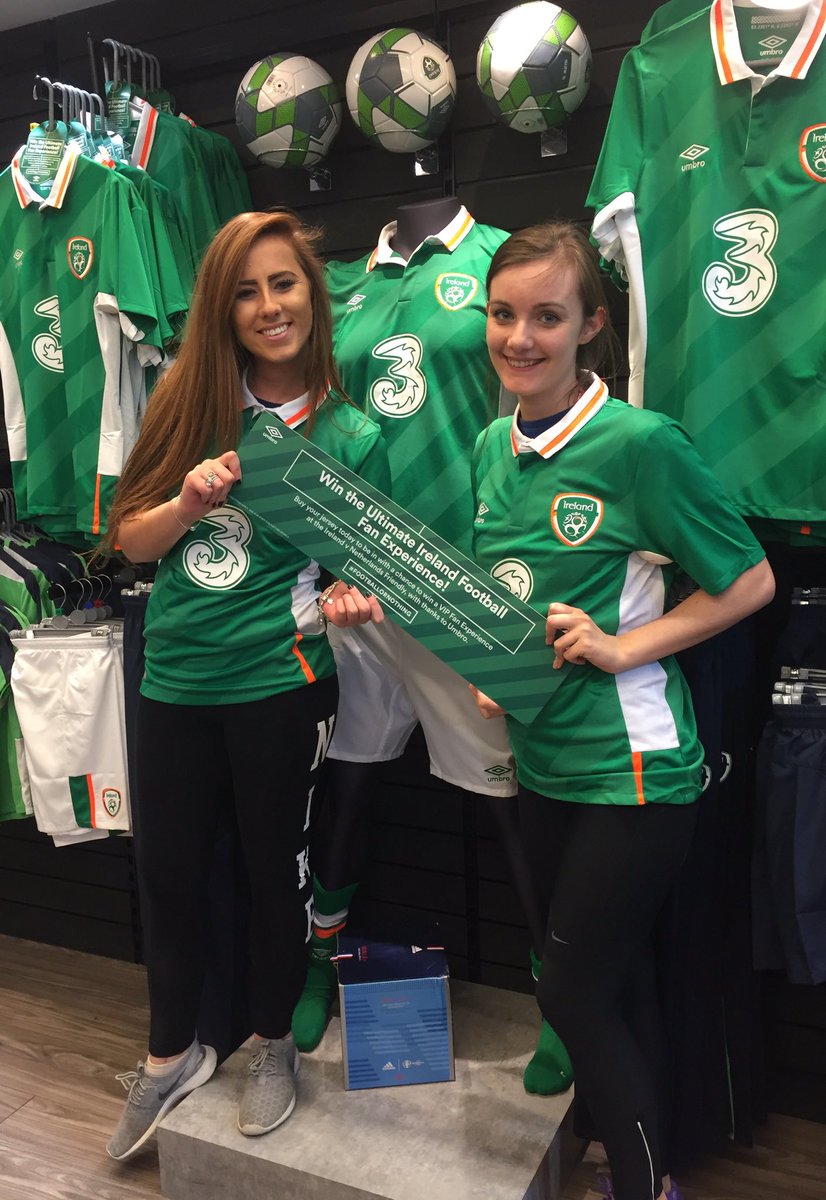 Jamieb52401's tweet photo. We're all set to support the boys in green ..Are You ??  #footballornothing @lifestylesports @DundrumTC https://t.co/cEIKtYqh4c