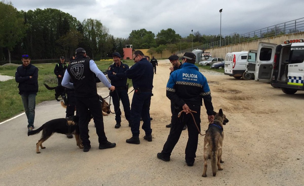 AGCPLE1's tweet photo. Aprendido de los compañeros @mossoscat en la @ispccat, contentos de poder recibir consejos de grandes instructores. https://t.co/Ak8lDFR4j9