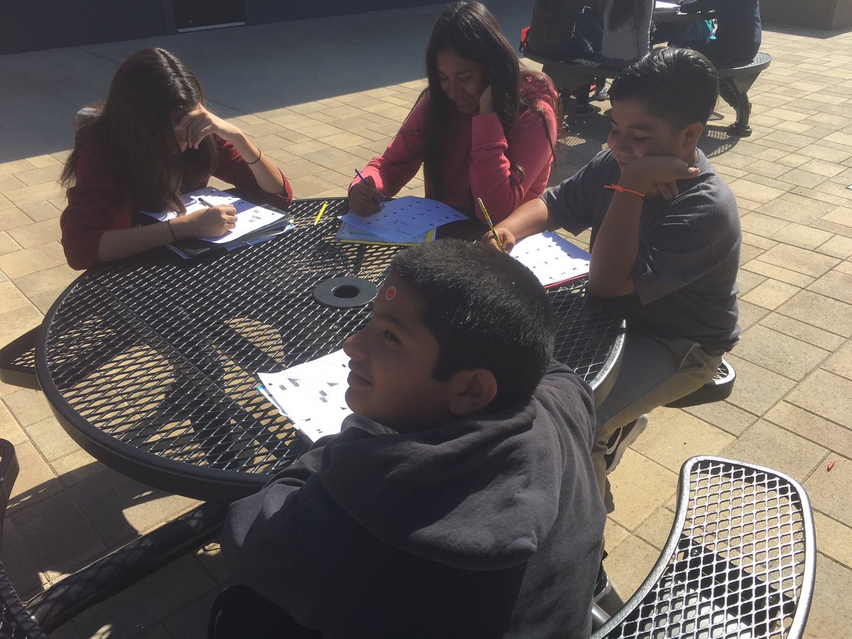 rdvprincipal's tweet photo. @jnnyalvrz so awesome to see you and your Ss doing math in #newcourtyard #beautifulday #rioschools @riosupt https://t.co/PKcS73mguW