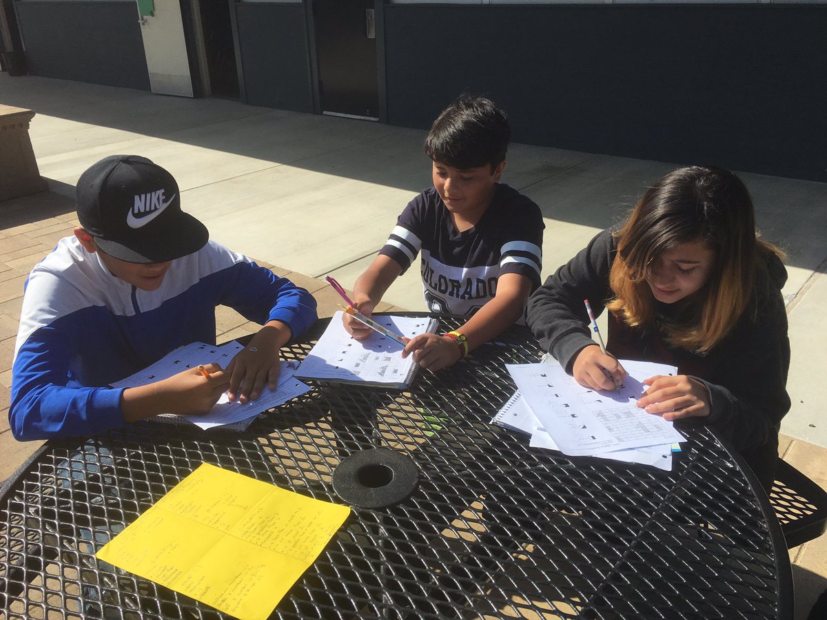 rdvprincipal's tweet photo. @jnnyalvrz so awesome to see you and your Ss doing math in #newcourtyard #beautifulday #rioschools @riosupt https://t.co/PKcS73mguW
