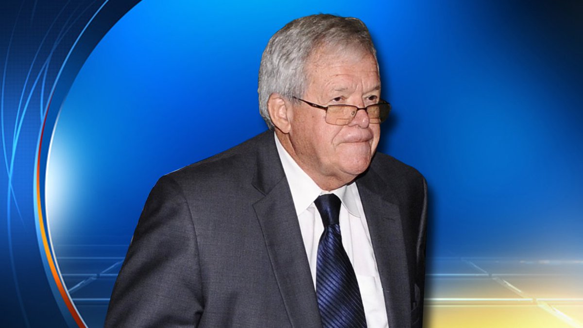 #BREAKING Judge sentences former U.S. House Speaker Dennis Hastert to 15 months in prison bit.ly/21fpEiw?utm_me… https://t.co/GP2RCWgKqO