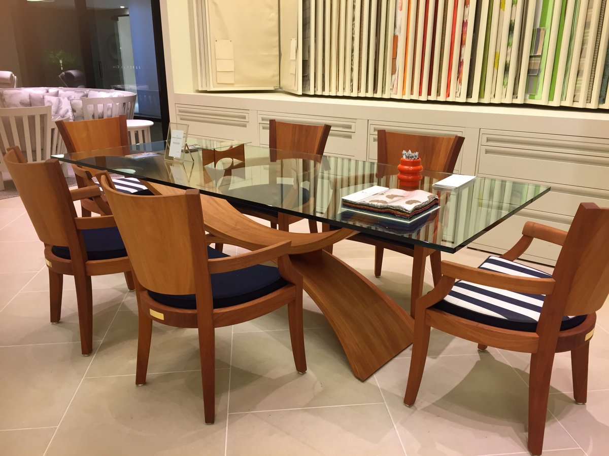 mstudio_id's tweet photo. Love this set! Gorgeous curves and tasteful finish #JANUSetcie #SheerCollection https://t.co/Wdbmvs0CBj