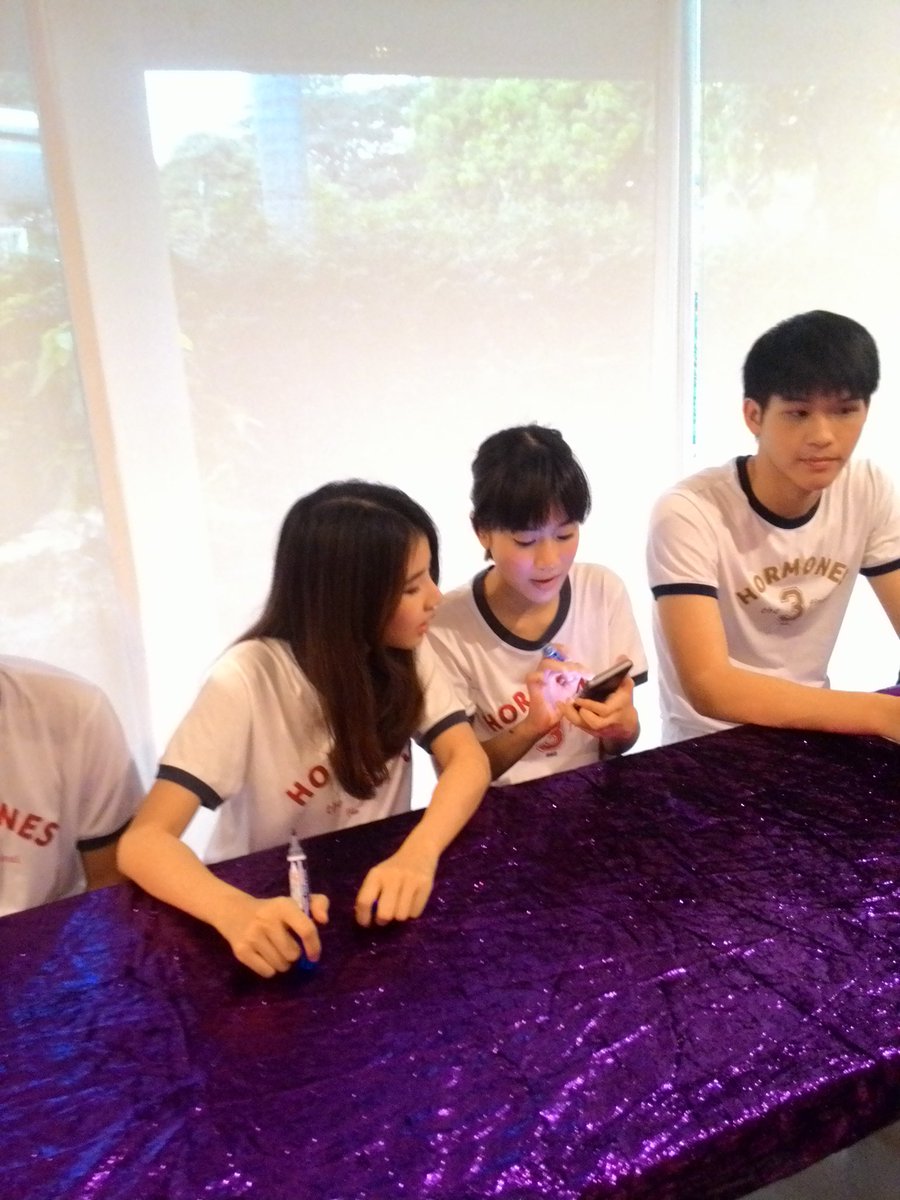 ~ยิ้ม...ในมุมมืด~ tweet media