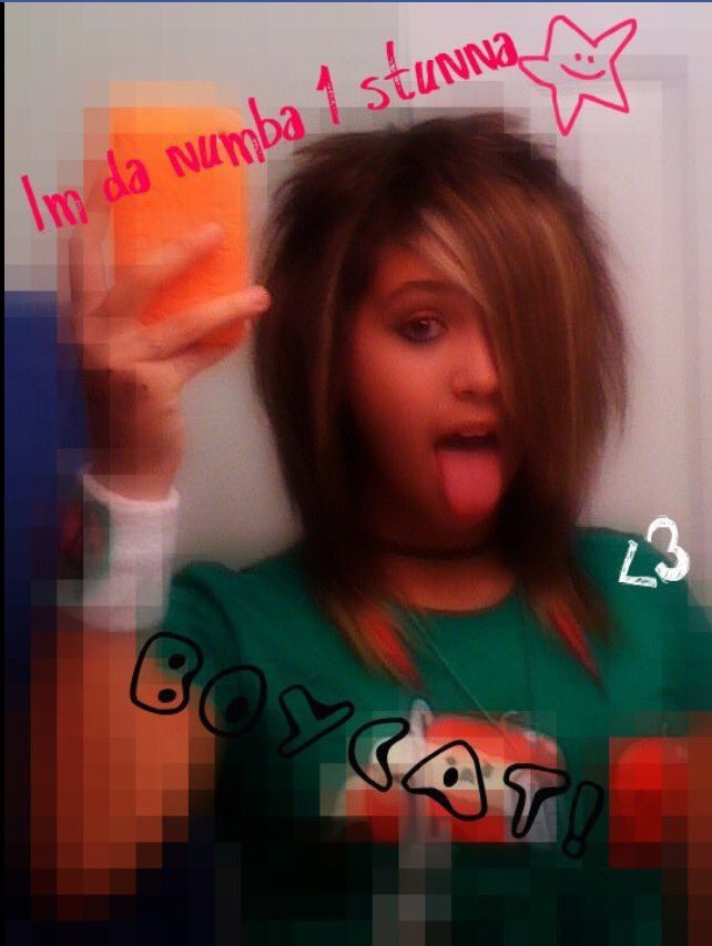 letsomearinhere's tweet photo. Happii m!ddΕΓ« skewl dayz !!Β‘ RAWR π¦ #imsoRANDOM #wafflez #scenekidz #piknik https://t.co/rVmABROa70