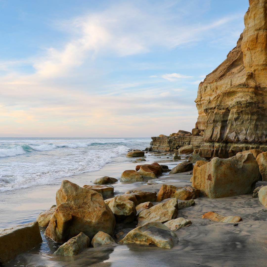 visitsandiego's tweet photo. Walk on the sand and become immersed in the colors, sounds and smells of the Pacific Ocean. 📷: John O'Nelio. https://t.co/wCV1QKu2v6