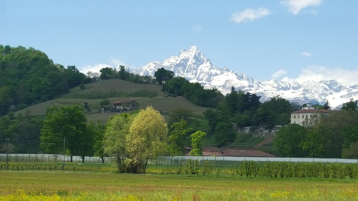 TerresMonviso's tweet photo. A #Saluzzo (Cn),il paesaggio e" garantito dal #MaB-Unesco 
#visitmove #naturemove https://t.co/1TFRY58KOg