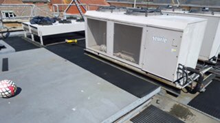 am_maint's tweet photo. Anti slip matting by 1 of our teams today in Newport, Isle of Wight @WatcoUK #wegetabout #safety #sun #nomoreslips 👍 https://t.co/Kn69ht836f