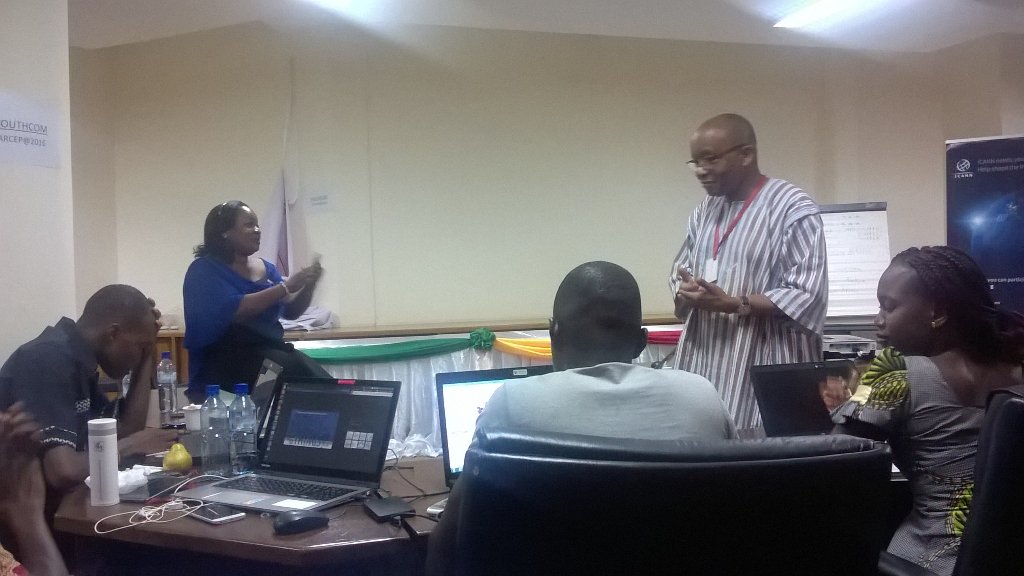 diallitoz's tweet photo. Clôture de l'atelier #YouthCom avec @ouedraogo_po @pdandjinou @HadjaOUATTARA @ICANN. Merci merci pour ce voyage... https://t.co/vAqdUAj5Ki