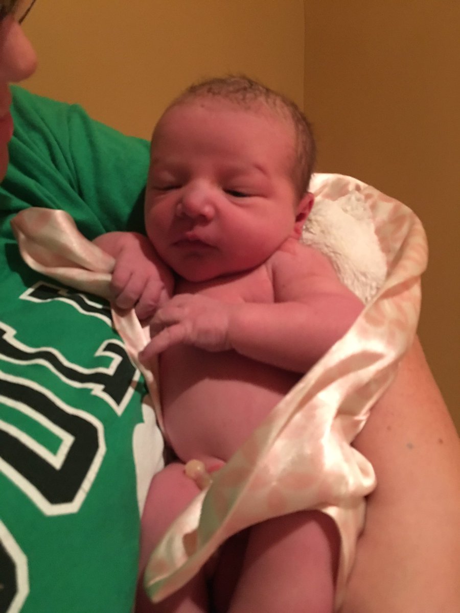 Irontulip's tweet photo. #communitybirthcenter #naturalbirth my new son Corbin Welcome 4/26/16 https://t.co/JRvw5BWFqW