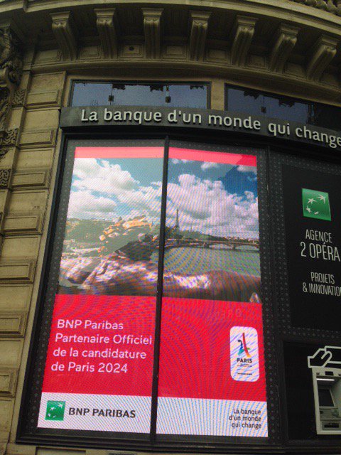 mccapobianco's tweet photo. Nos agences aux couleurs de #Paris2024 @BNPParibas Partenaire Officiel de la candidature de Paris aux Jeux de 2024 https://t.co/sLKbU5vfow
