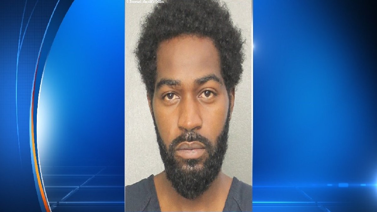 #LoveTriangle leads to the killing of a Miami-Dade corrections officer bit.ly/243vgld?utm_me… https://t.co/g8vbOFWb5c