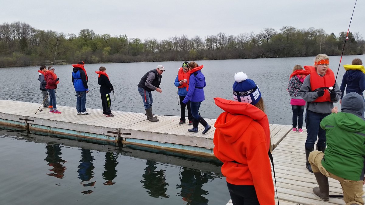 lgad68's tweet photo. Using the outdoors to learn.Outdoor Ed 2016 @LGMSWolves  #bethebest https://t.co/mR2HlhOMlG