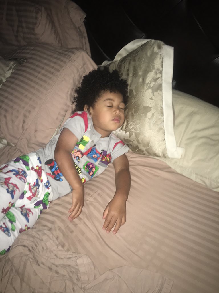 LupeNunezSA's tweet photo. Middle of night this guy decides to take over the bed .. Smh #stayinyourroom https://t.co/v6GugcwPJL