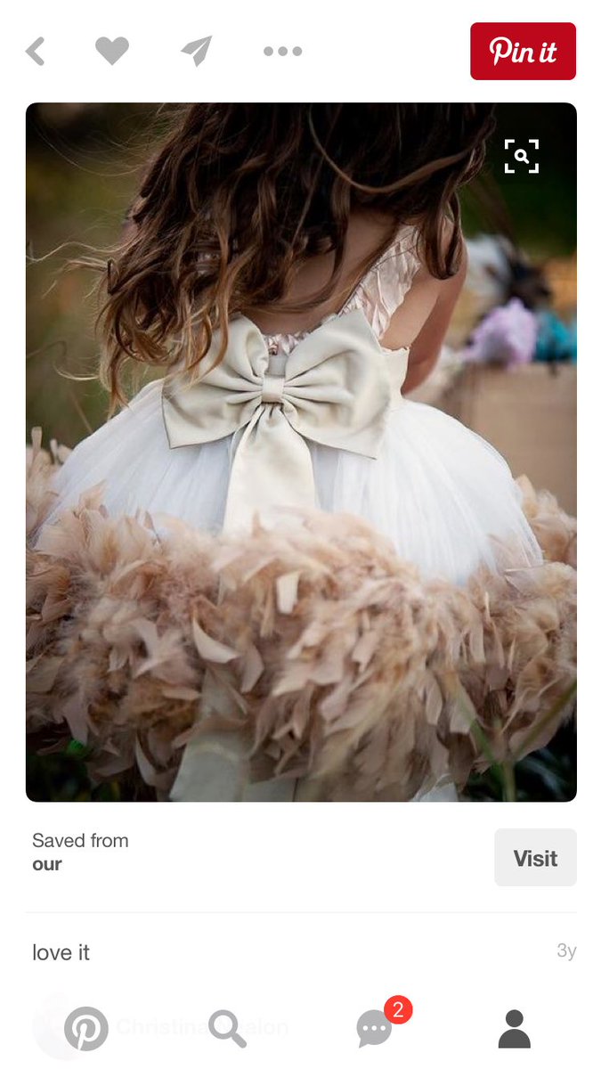 Ann_Willison's tweet photo. @ChelseaHouska this is kinda like the dress Aubree drew herself for your wedding! 😍 #FlowerGirl #Pinterest https://t.co/cqr3PQb53s
