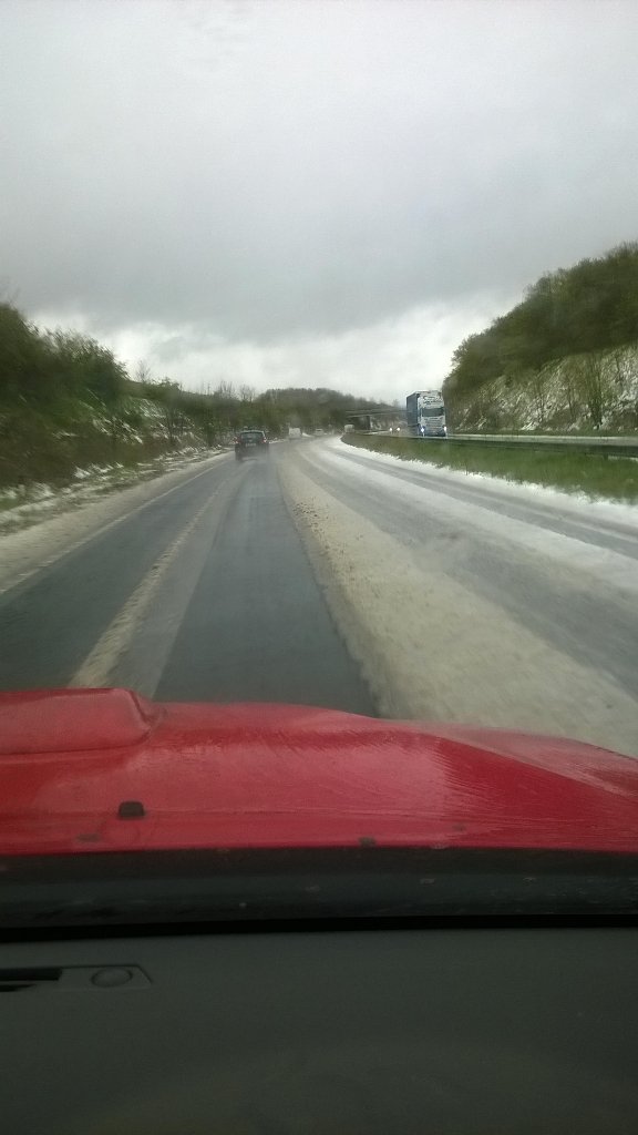 bakerwill1's tweet image. #planting16 going well this morning until the #snow came! #notplantingweather @RS_Cockerill @GrimmeUK