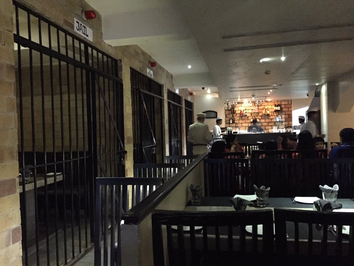 anilbisht's tweet photo. A wonderful #Jail themed restaurant #KaidiKitchen in #Kolkata ..its different! Staff dressed as prisoners &amp; jailers https://t.co/QIfOt2cDyg