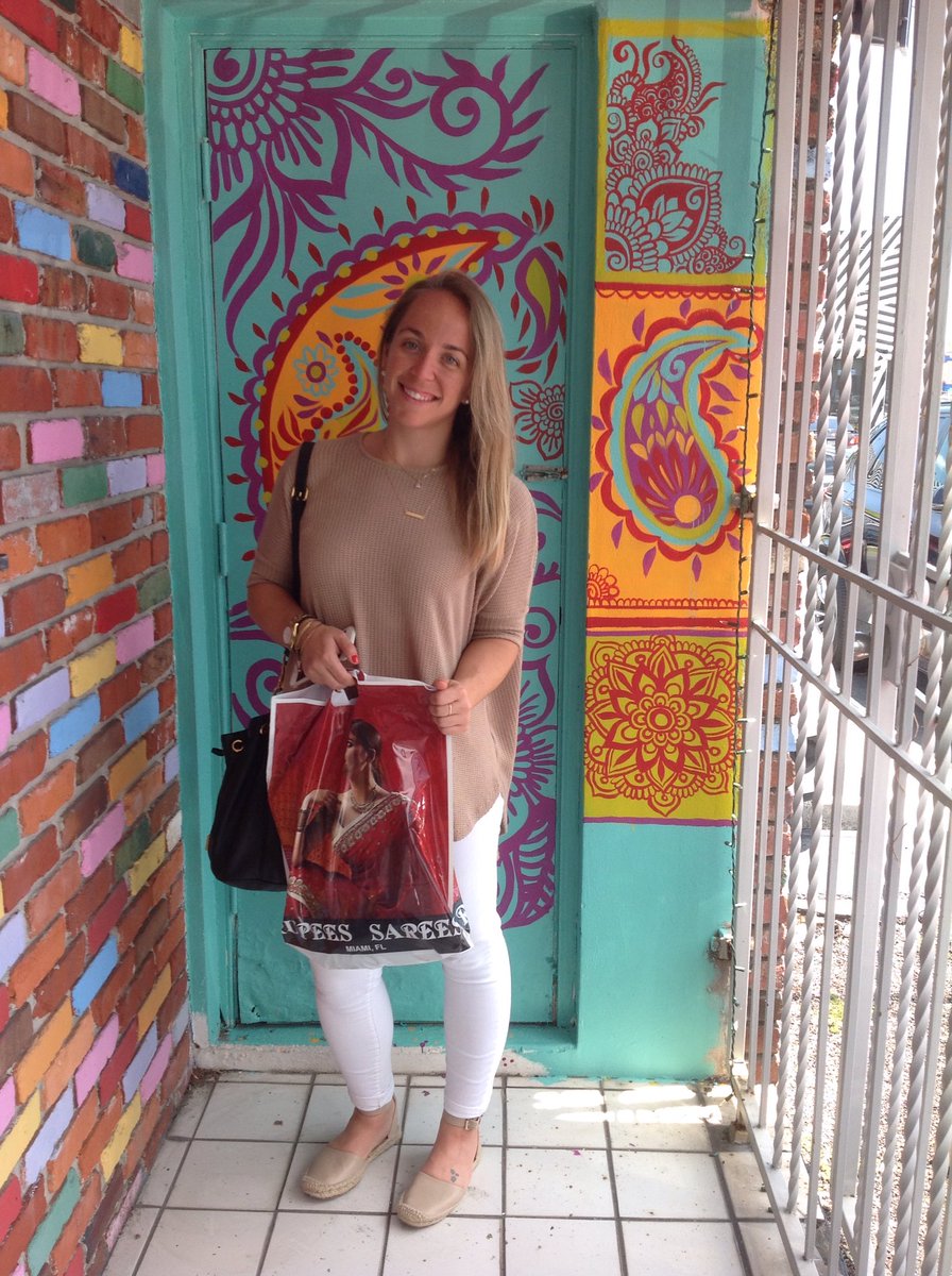 rupees_inc's tweet photo. Customer of the Day! #DestinationWedding #NewYork #RupeesInc #RupeesWall #Art #Mural #Wynwood #Miami #IndianWedding https://t.co/Ud1BEfwVG0